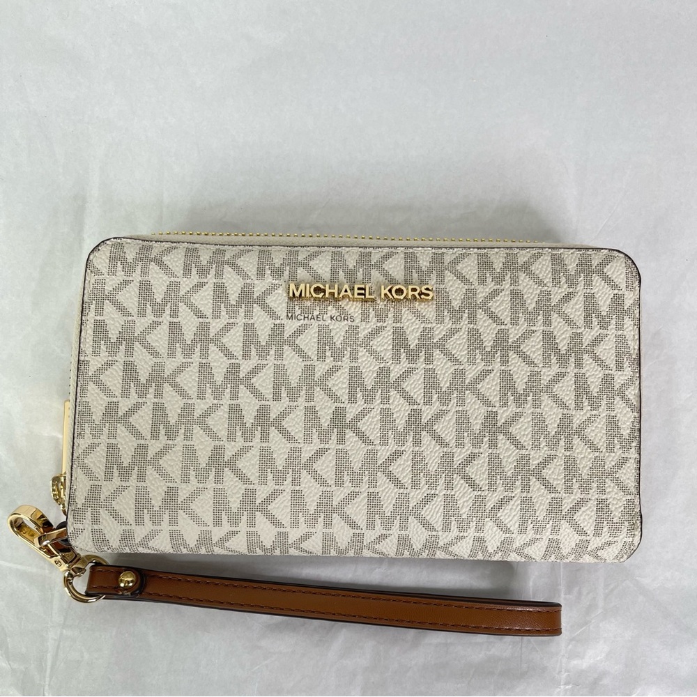 Michael Kors Jet Set Travel Vanilla MK Signature Large Flat MF Phone Case Wallet